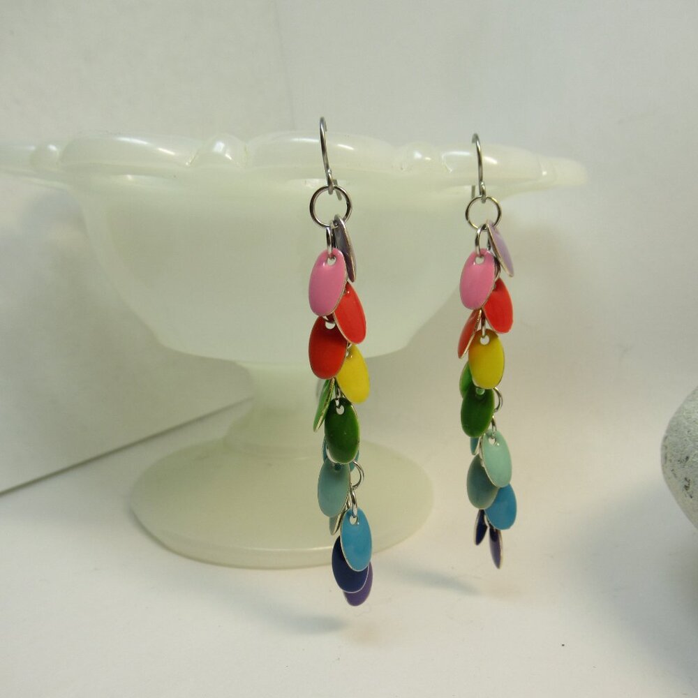Long enamel dangle earrings - Picture 4 of 9